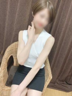 鈴原あずさ