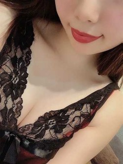 広瀬エミリ