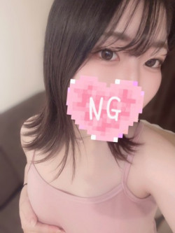 一真優まゆ