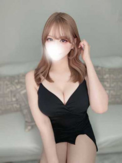 美月ひより