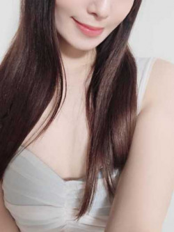 由坂りお