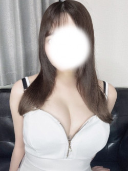 岩見ひな