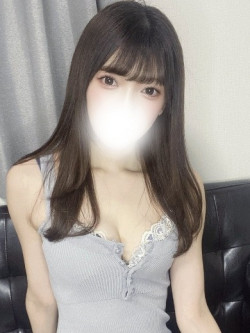 西尾ひなみ