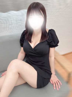 日比なぎさ